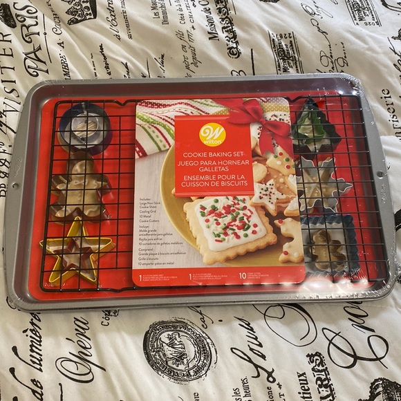 Cookie Baking Sheet with 10 Cookie Cutters - Picture 2 of 8